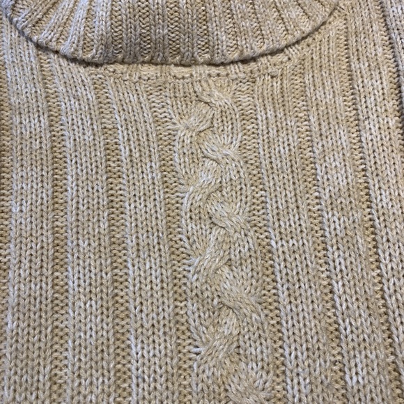 ๐ Urban Heritage cowl neck Knit sweater - Picture 5 of 7